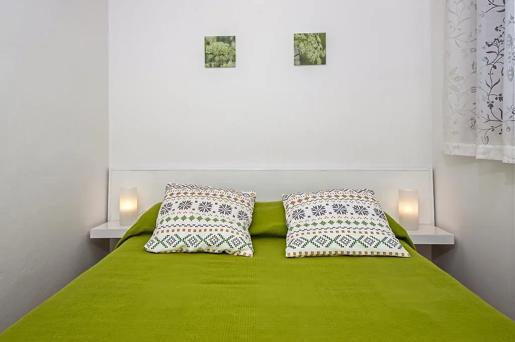 Apartments Severina Ρόβινι 0*,