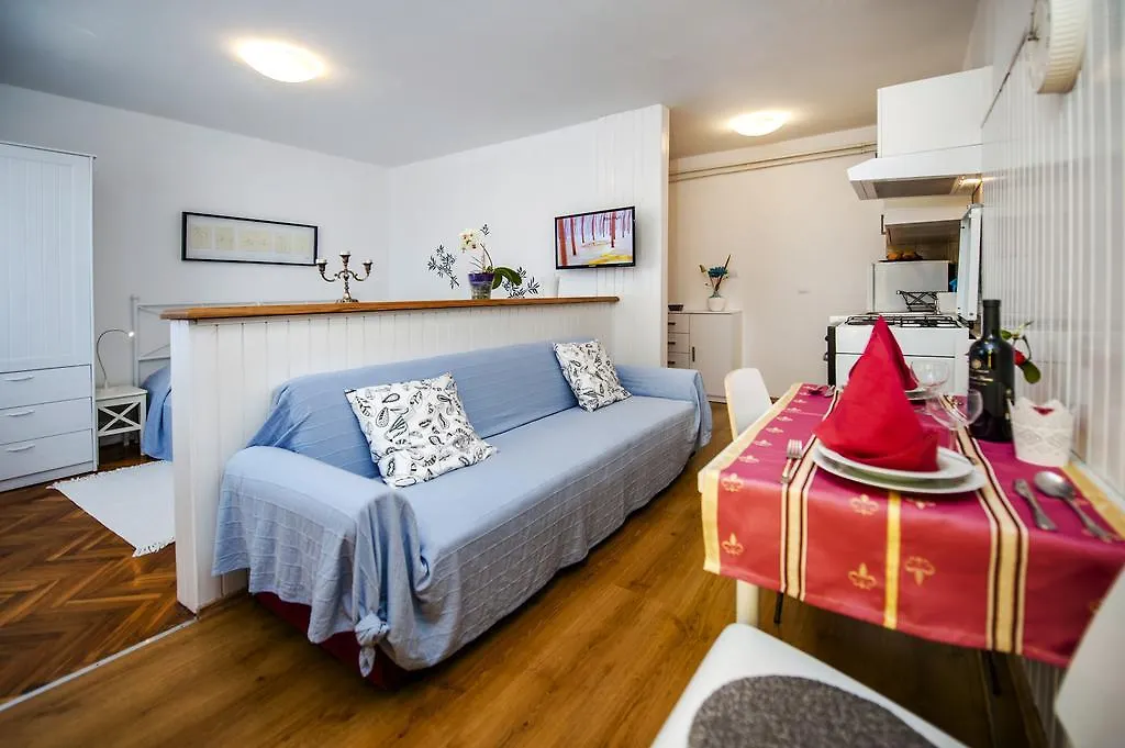Apartments Severina Ρόβινι 0*,  Κροατία
