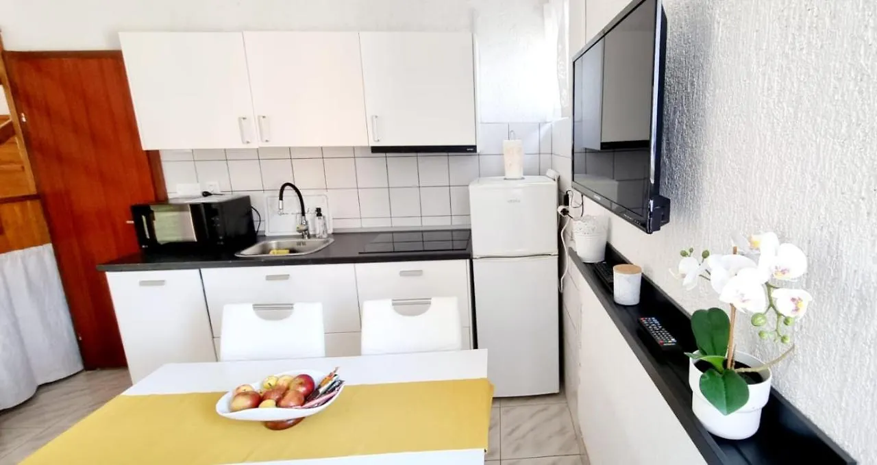 Apartments Severina 로비니