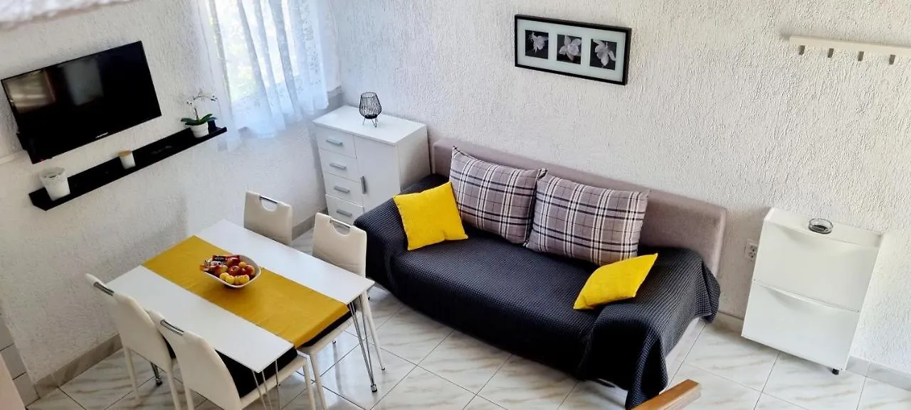 Apartments Severina 로비니